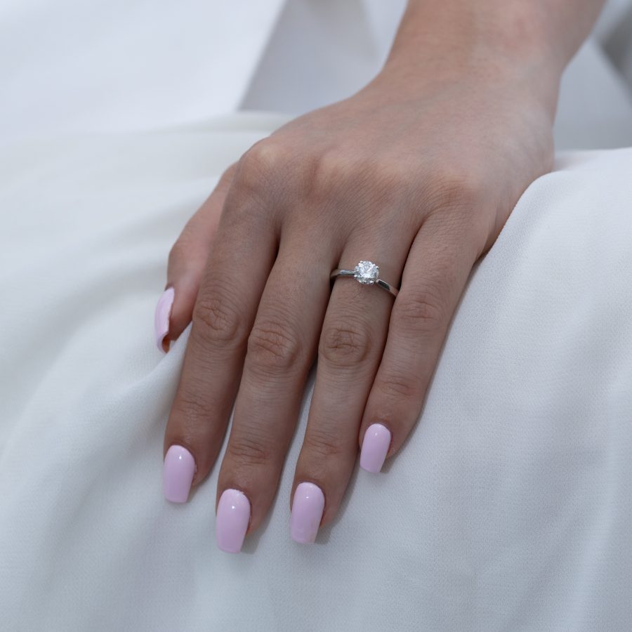 Round Diamond Engagement Rings