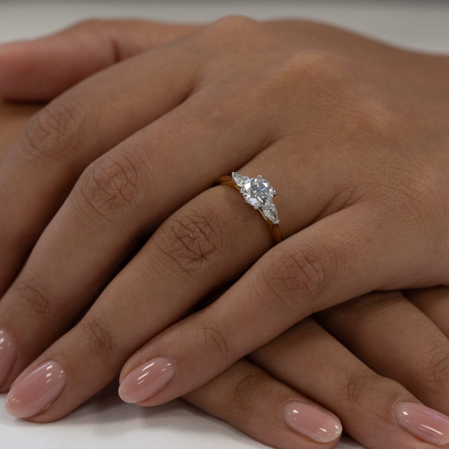 Elsa Round 1.00ct 18ct Yellow