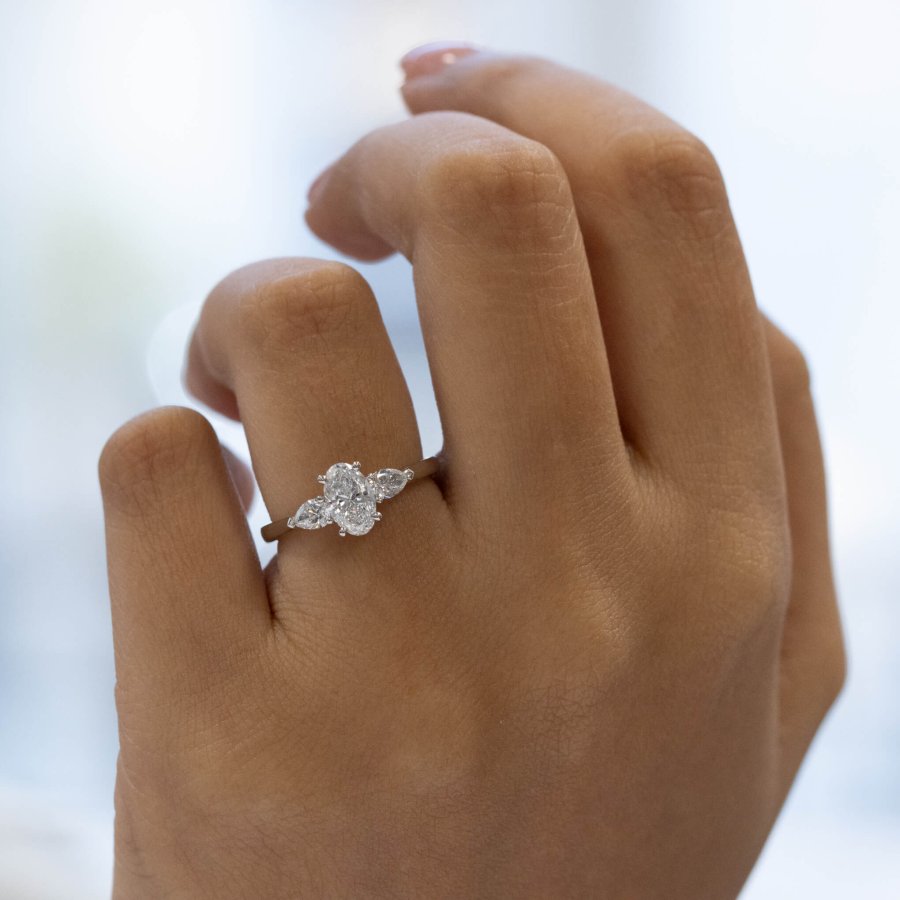 0.80ct Elsa Oval Plat 1