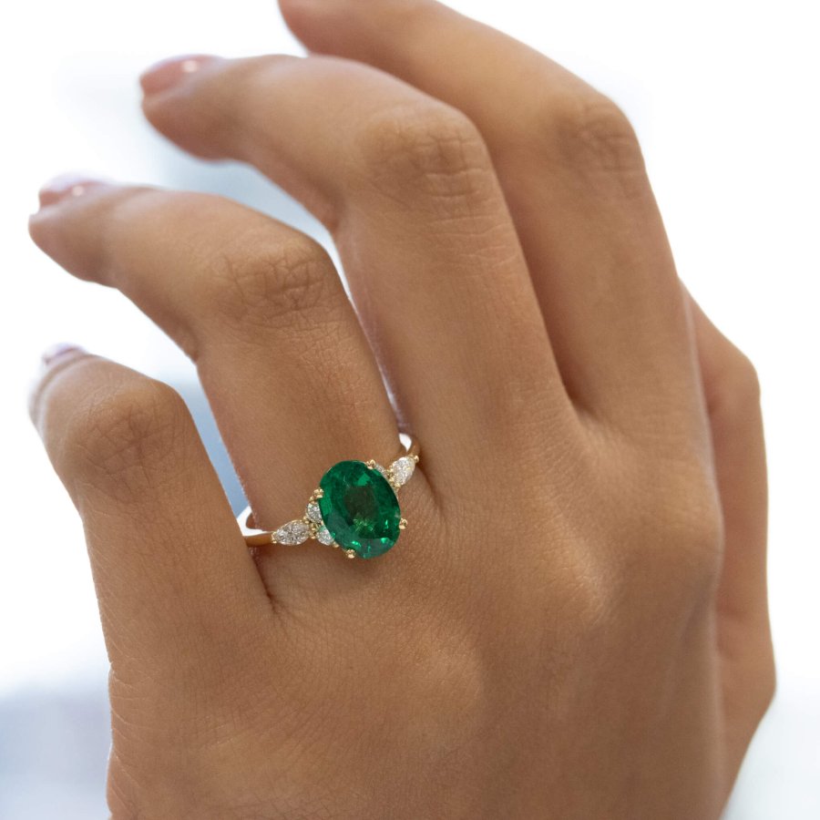 Leona Green Emerald Oval 1
