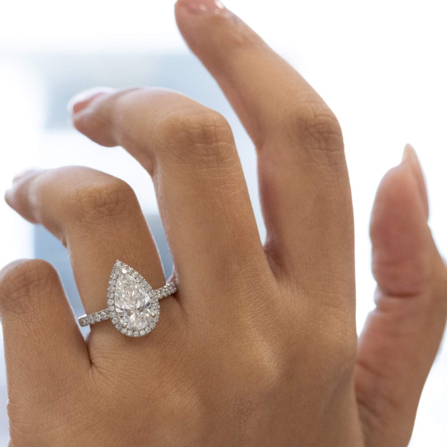 2.01ct Pear Alise Plat 1